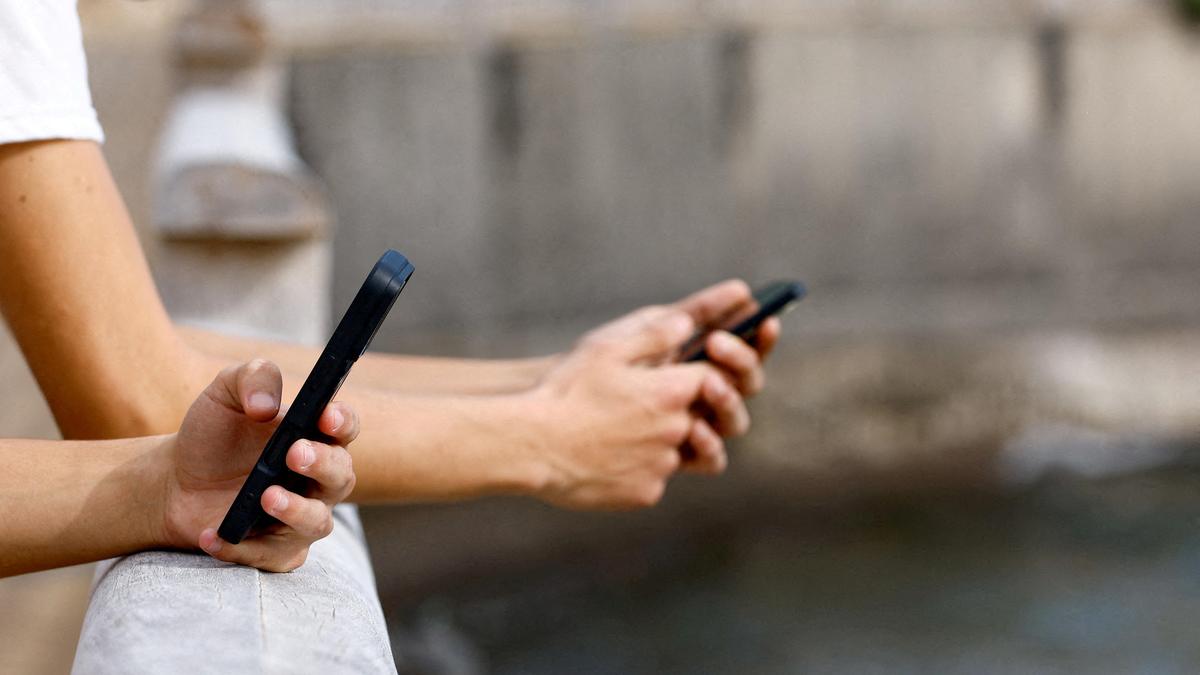 Australia defends teen social media ban after study shows most still online